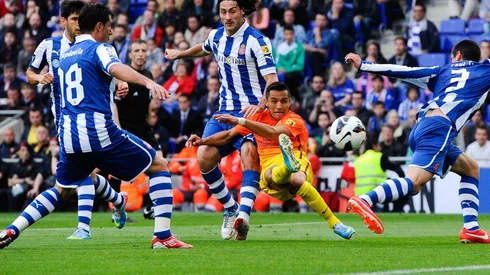 Barcelona recordó el tremendo gol que hizo Alexis Sánchez al Espanyol.