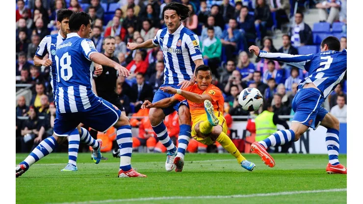 Barcelona recordó el tremendo gol que hizo Alexis Sánchez al Espanyol.