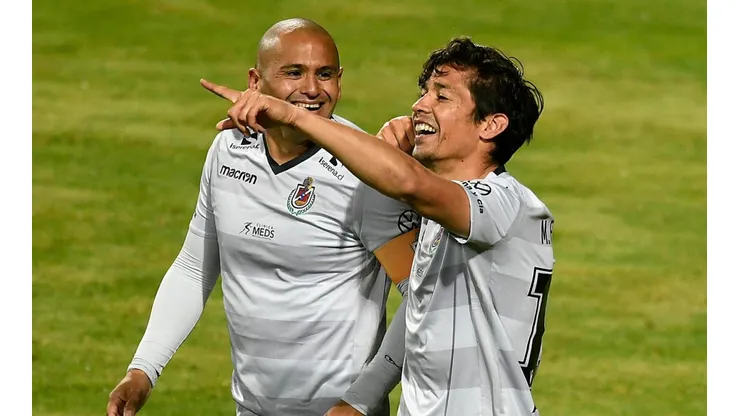 Mati será titular ante Colo Colo mientras Suazo irá a la banca