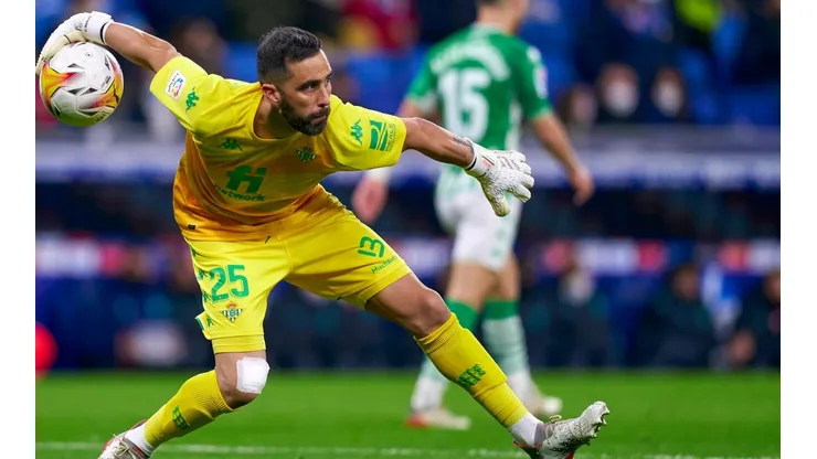 Bravo tiene contrato vigente con Betis