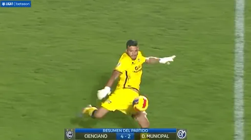 Miguel Vargas dio tremenda asistencia en el triunfo de Cienciano.