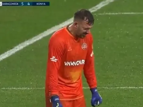 Portero se congela en pleno partido e impacta con ataque de frío