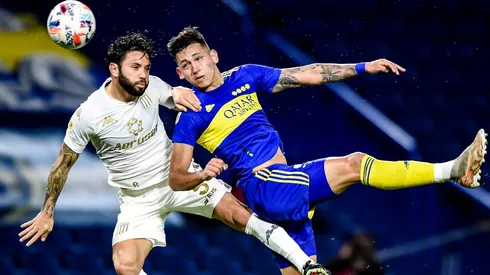 Eugenio Mena firma por una nueva temporada en Racing de Argentina