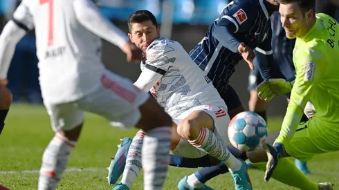 Bayern Múnich cedió terreno en la cima.