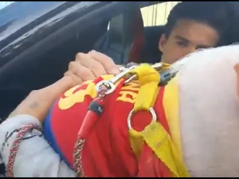 Le piden autógrafo a Riqui Puig y firma a un chancho vestido