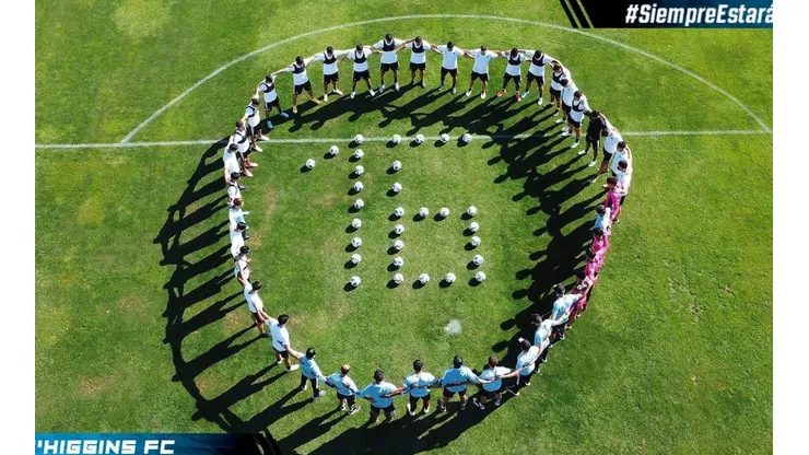 Los jugadores realizaron este homenaje antes de su entrenamiento.