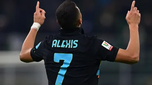 Alexis Sánchez celebra el golazo que le marcó a la Roma