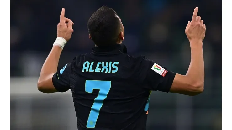 Alexis Sánchez celebra el golazo que le marcó a la Roma