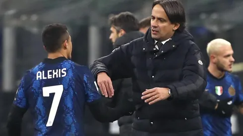 Inzaghi aleonó a Alexis Sánchez durante el partido