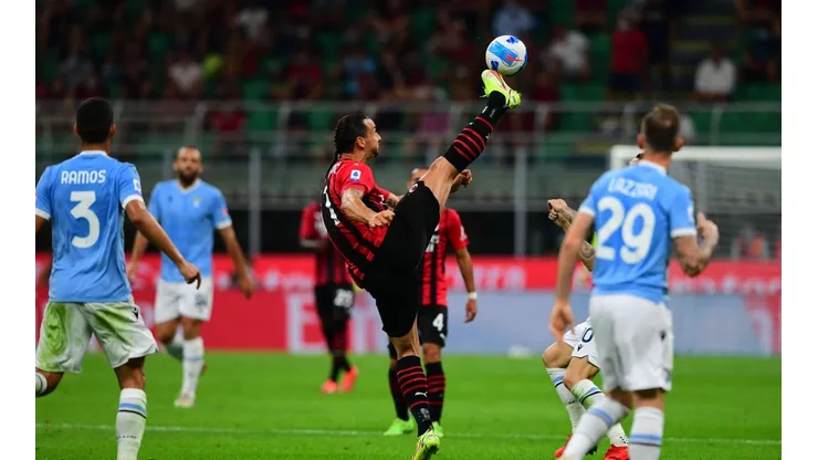 Milan llega encendido tras derrotar a Inter en el Derby della Madonnina.