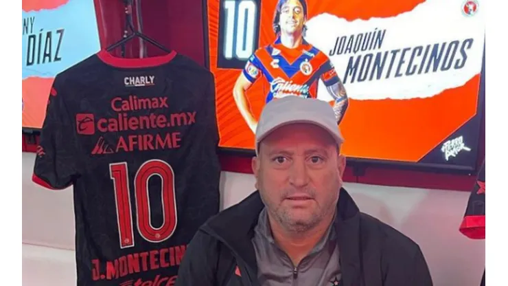 Cristián Montecinos se paseó por el estadio de Xolos para alentar a su hijo