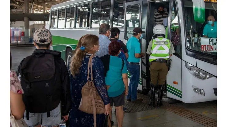 ¿Puedo viajar de una comuna en Fase 3 a una en Fase 2?