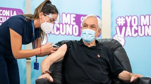 Calendario de vacunación con cuarta dosis para mayores de 55 años