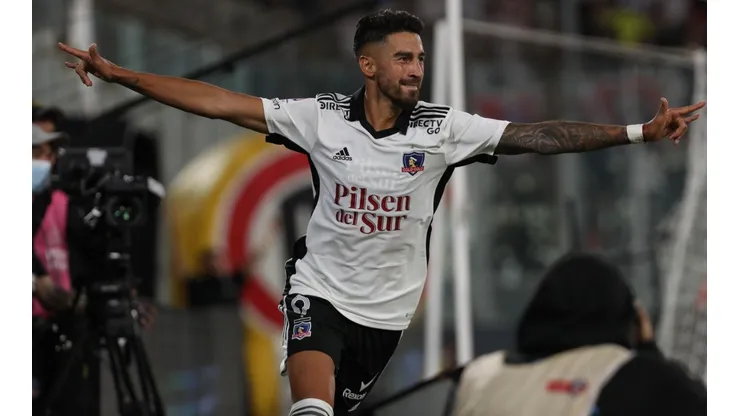 El ex ariete de Vélez Sarsfield recibió halagos desde su país después de sellar el 2-0 con el que Colo Colo derrotó a Everton en el Monumental.