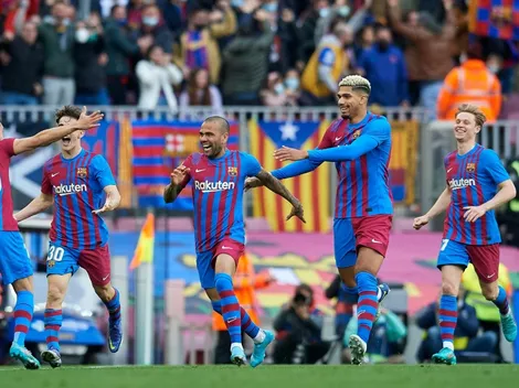 Fiesta en Barcelona: golazo de Jordi Alba y Dani Alves marca emocionado