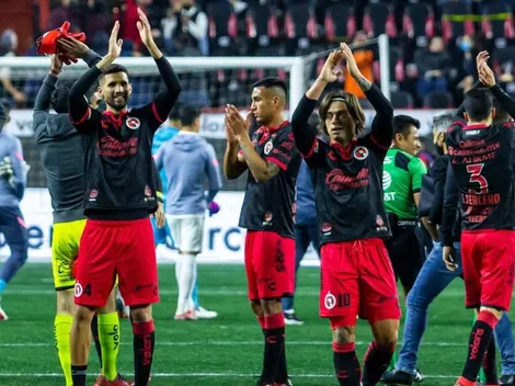 Montecinos celebra eufórico el gol del triunfo de Xolos en su debut