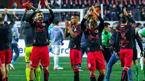 Montecinos festeja ante su público el primer triunfo de Xolos en el torneo