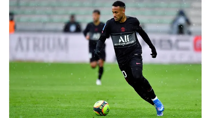 Neymar alista su regreso de cara a la parte clave de la temporada.