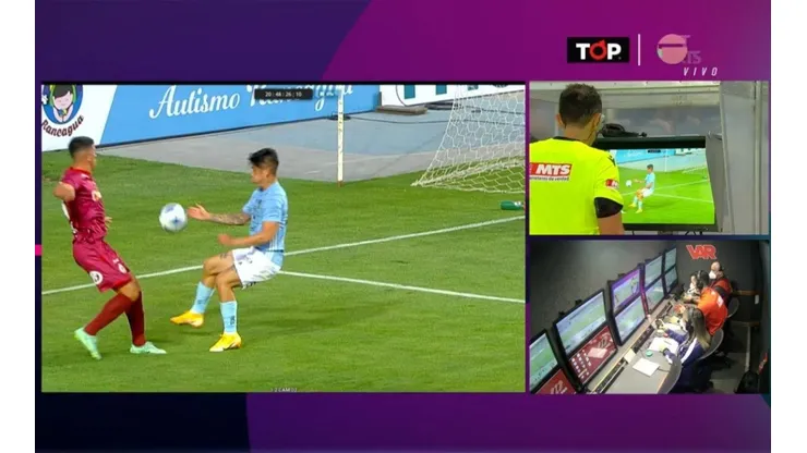 En la jugada se ve claramente como le da el balón al defensa de O'Higgins