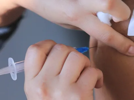 ¿Cuándo deben vacunarse los adultos mayores con la Cuarta Dosis?