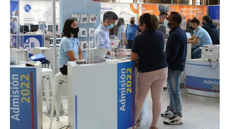¿Qué carreras tienen vacantes disponibles?