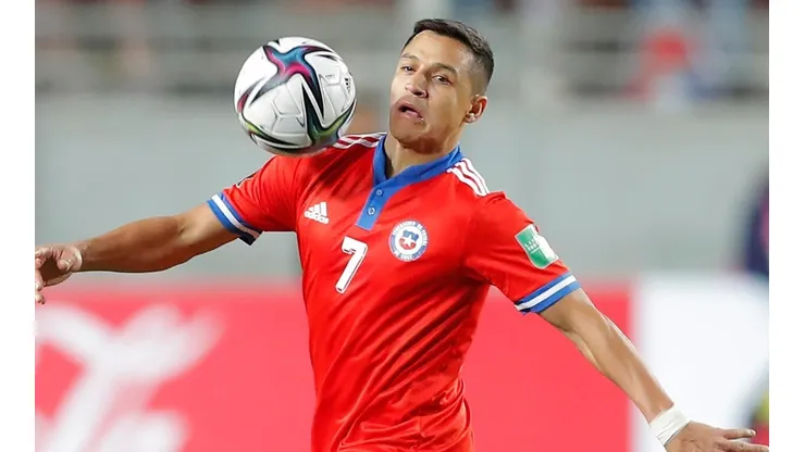 Alexis Sánchez le marcó un doblete a Bolivia en La Paz