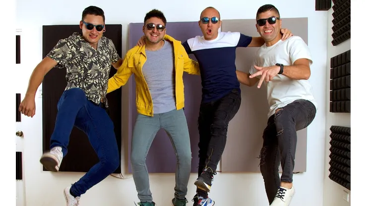 La cumbia romántica nacional está bien representada en la banda Talento de Amor