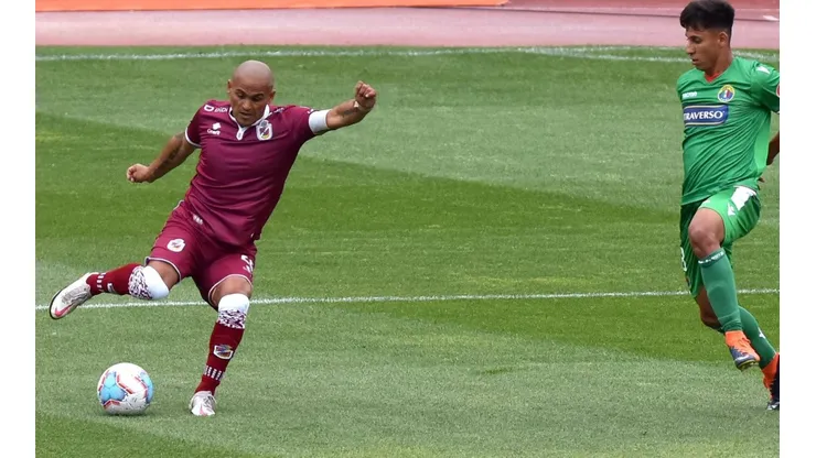 Humberto Suazo vuelve a jugar a La Serena esta temporada