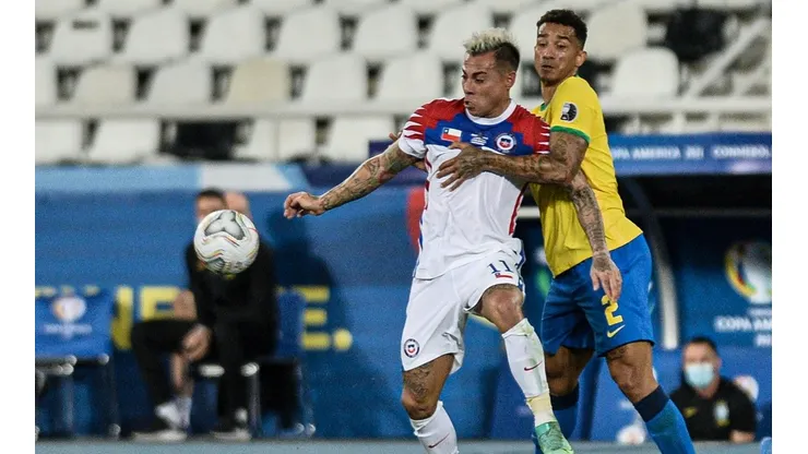 Eduardo Vargas se espera que ya esté recuperado de su lesión para esa fecha