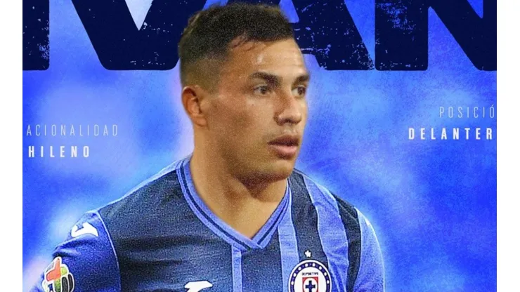 Iván Morales fue presentado en el Cruz Azul con toda la pompa del caso.