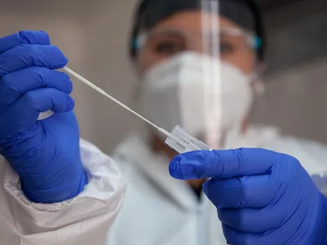 ¿Por cuánto tiempo puedo contagiar con covid-19 a otras personas?