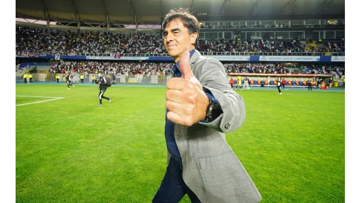 Para Borghi, Gustavo Quinteros es la primera opción para la Roja