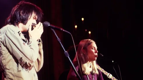 Neil Young y Jeni Mitchel.
