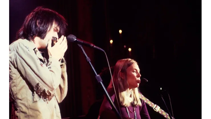 Neil Young y Jeni Mitchel.