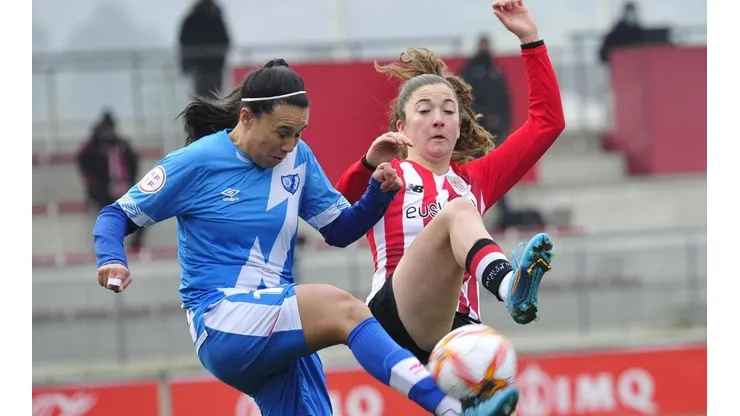 Camila Sáez marca golazo de tiro libre en derrota del Rayo Vallecano