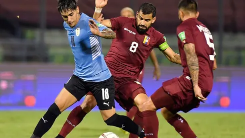 Uruguay volvió a la vida tras derrotar y de paso eliminar a Paraguay.