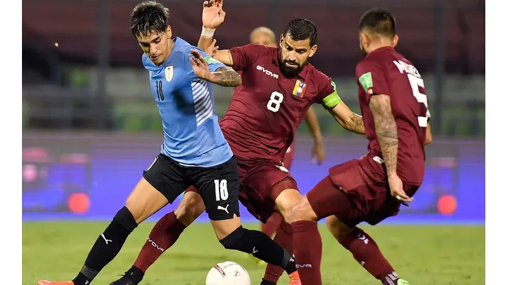 Uruguay volvió a la vida tras derrotar y de paso eliminar a Paraguay.