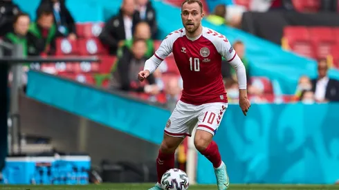Christian Eriksen defendiendo a la selección de Dinamarca