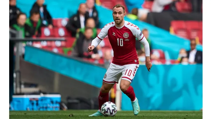 Christian Eriksen defendiendo a la selección de Dinamarca