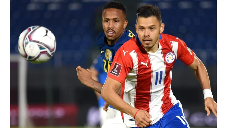 Brasil busca volver al triunfo ante una selección paraguaya que no lo pasa bien.