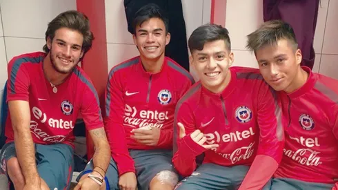 Gutiérrez (tercero de izquierda a derecha) compartió con Gabriel Suazo en la Sub 20 de Chile