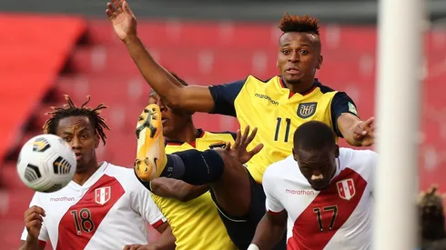 Ecuador busca asegurar el tercer puesto ante un Perú que se juega todo.