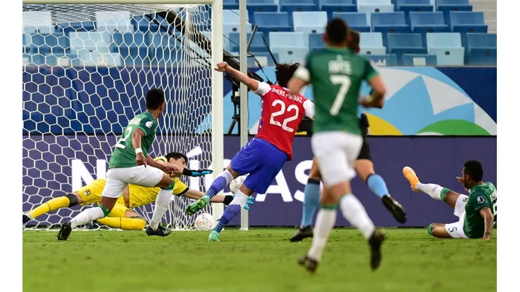 Ben Brereton Díaz ya sabe de marcarle a Bolivia con la camiseta de Chile