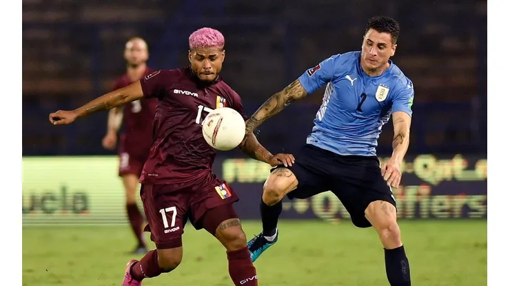 Uruguay volvió a la vida tras vencer a Paraguay.