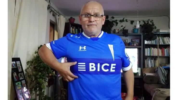 La Católica le regaló la camiseta de la UC a un hincha que fue asaltado de forma muy violenta en la Supercopa contra Colo Colo.