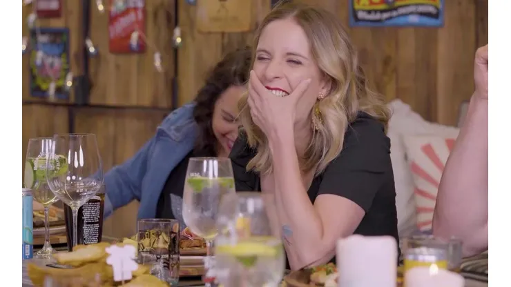 Chiqui Aguayo y Alison Mandel en Socios de la Parrilla.