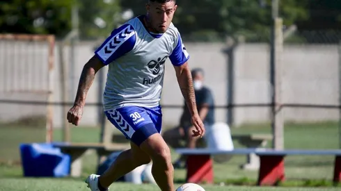 El ariete argentino fue presentado como nuevo refuerzo curicano con toda la inspiración del juego de fútbol creado por EA Sports.