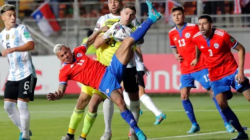 Eduardo Vargas tiene molestias físicas tras el partido contra Argentina.