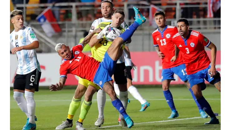 Eduardo Vargas tiene molestias físicas tras el partido contra Argentina.