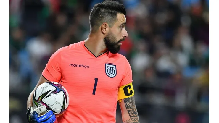 El arquero de la U brilló defendiendo a la selección de Ecuador y envió un alentador mensaje a sus seguidores.